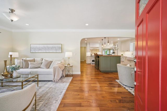 124 Massol Avenue, Los Gatos, CA 95030