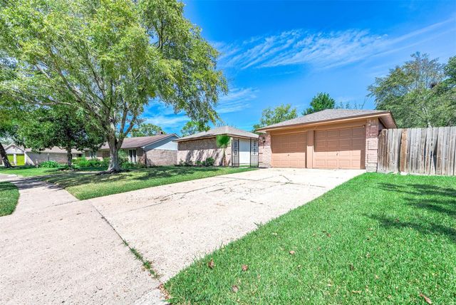 16423 Hibiscus Lane, Friendswood, TX 77546