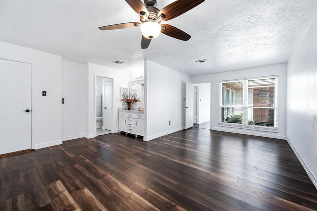 16423 Hibiscus Lane, Friendswood, TX 77546