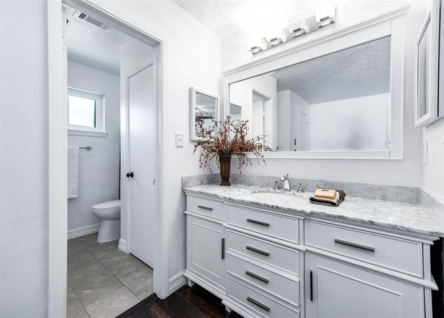 16423 Hibiscus Lane, Friendswood, TX 77546