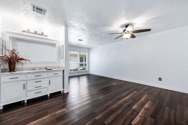 16423 Hibiscus Lane, Friendswood, TX 77546