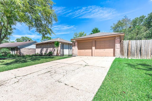 16423 Hibiscus Lane, Friendswood, TX 77546