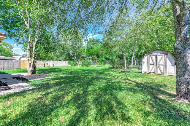 16423 Hibiscus Lane, Friendswood, TX 77546