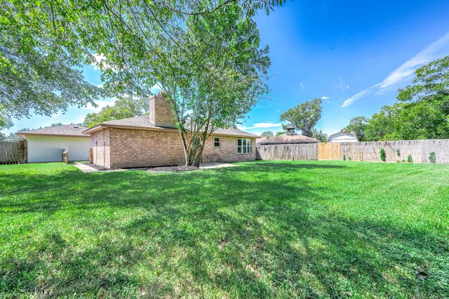 16423 Hibiscus Lane, Friendswood, TX 77546