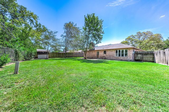 16423 Hibiscus Lane, Friendswood, TX 77546