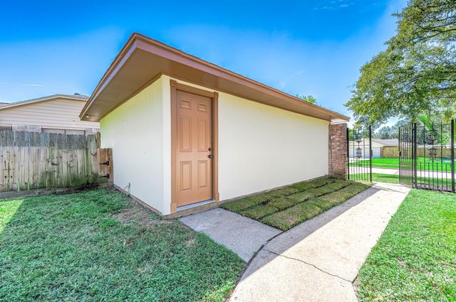 16423 Hibiscus Lane, Friendswood, TX 77546