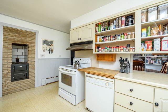 1436 North Road, Killingly, CT 06241