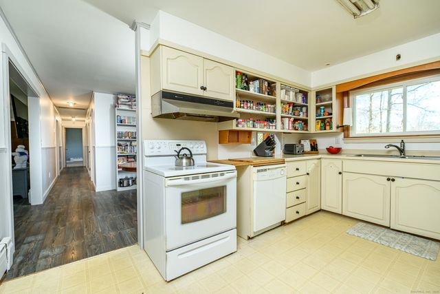 1436 North Road, Killingly, CT 06241