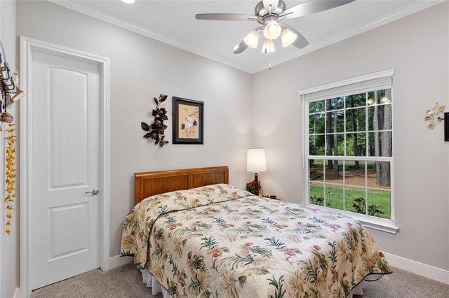 166 Rim Rock Road, Huntsville, TX 77340