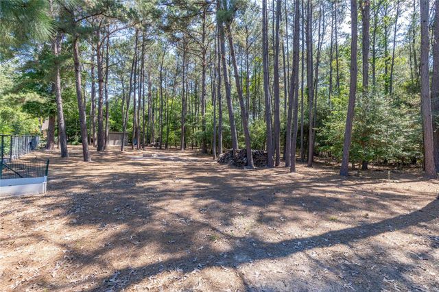166 Rim Rock Road, Huntsville, TX 77340