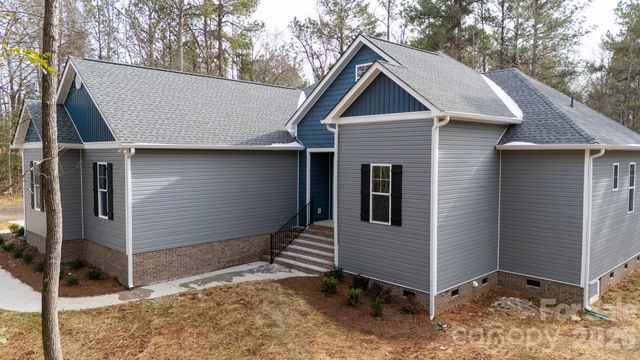 502 Squaw Lane, Edgemoor, SC 29712