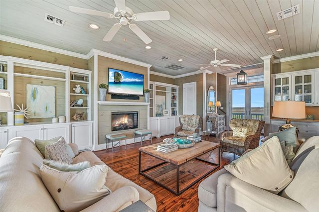 2910 11 Mile Road, Galveston, TX 77554