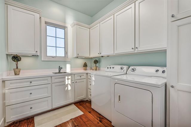 2910 11 Mile Road, Galveston, TX 77554