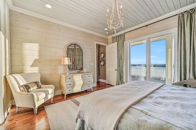 2910 11 Mile Road, Galveston, TX 77554