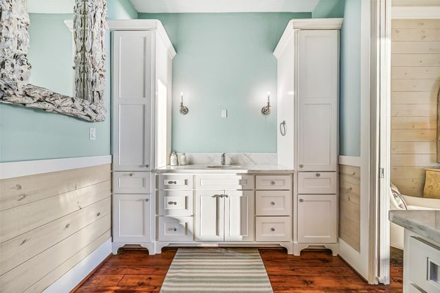 2910 11 Mile Road, Galveston, TX 77554