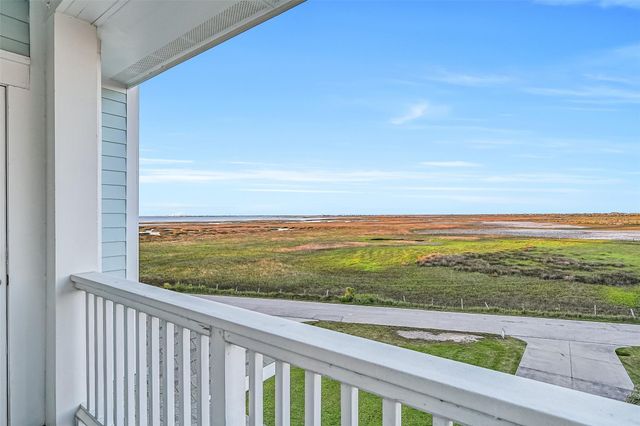 2910 11 Mile Road, Galveston, TX 77554