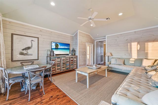 2910 11 Mile Road, Galveston, TX 77554