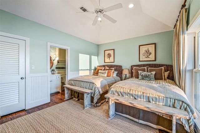 2910 11 Mile Road, Galveston, TX 77554