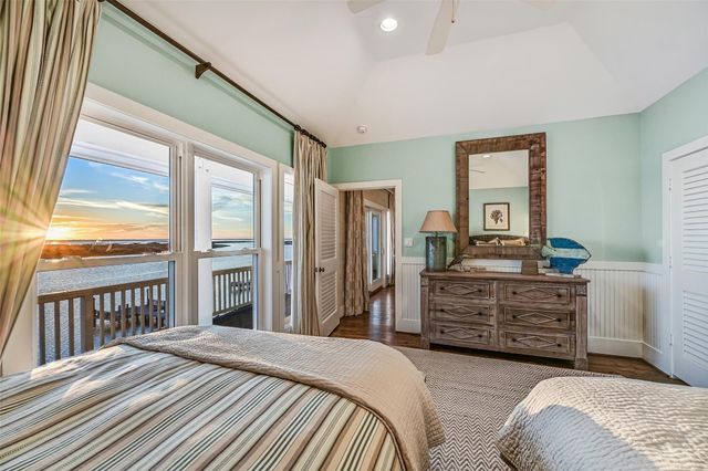 2910 11 Mile Road, Galveston, TX 77554