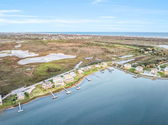 2910 11 Mile Road, Galveston, TX 77554