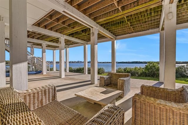 2910 11 Mile Road, Galveston, TX 77554