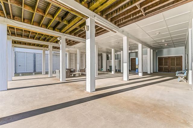 2910 11 Mile Road, Galveston, TX 77554