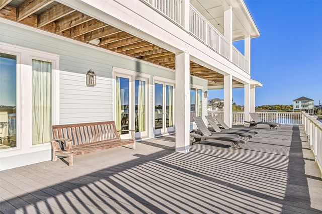 2910 11 Mile Road, Galveston, TX 77554