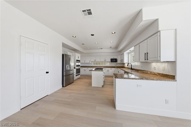 5424 Castle Vista Court, Las Vegas, NV 89118