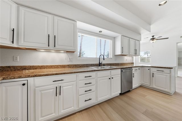 5424 Castle Vista Court, Las Vegas, NV 89118