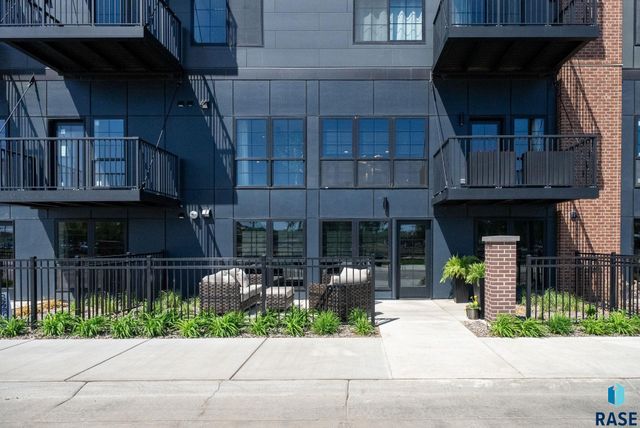 151 E 4th Pl Place 102, Sioux Falls, SD 57104