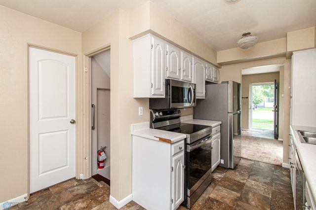 1421 17th Street S, Moorhead, MN 56560