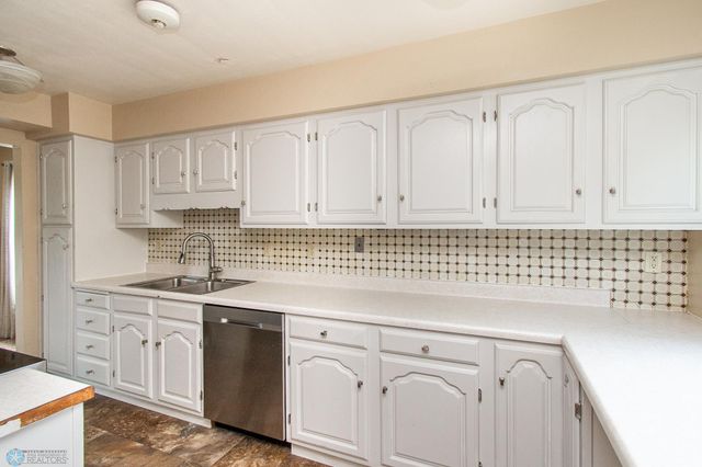 1421 17th Street S, Moorhead, MN 56560