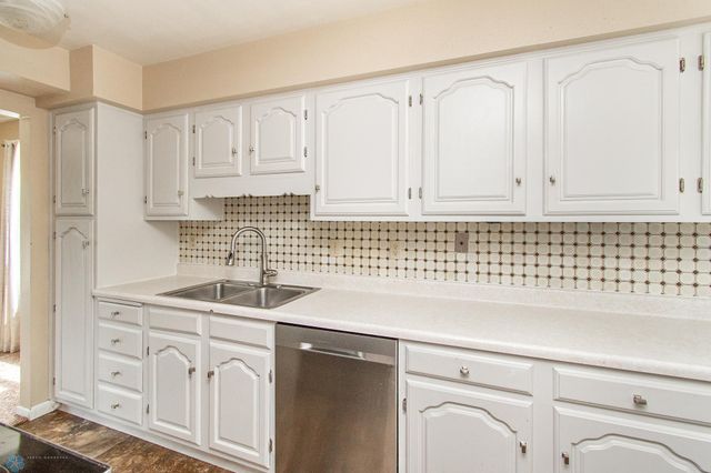 1421 17th Street S, Moorhead, MN 56560