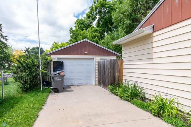 1421 17th Street S, Moorhead, MN 56560