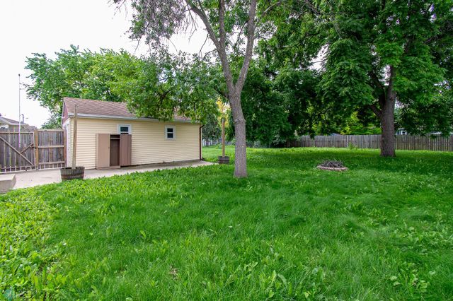 1421 17th Street S, Moorhead, MN 56560