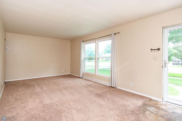 1421 17th Street S, Moorhead, MN 56560