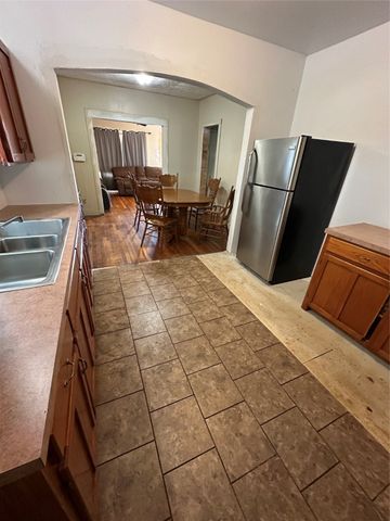 603 N Parks Avenue, Breckenridge, TX 76424