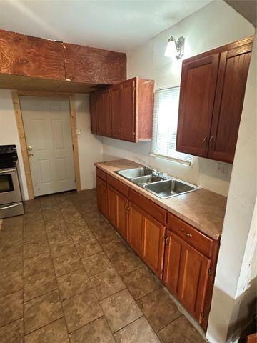 603 N Parks Avenue, Breckenridge, TX 76424