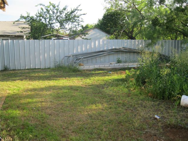 603 N Parks Avenue, Breckenridge, TX 76424