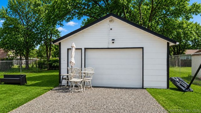 4639 S 32nd West Avenue, Tulsa, OK 74107