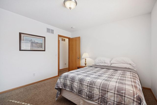 347 Brookestone Drive SE, Rochester, MN 55904