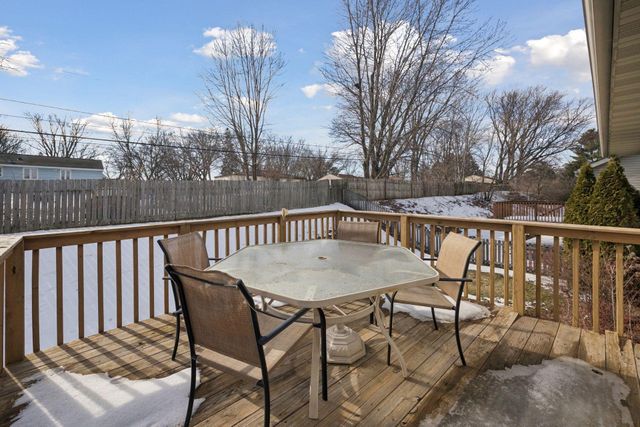 347 Brookestone Drive SE, Rochester, MN 55904