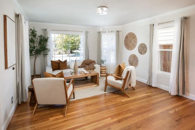 1105 Oak Avenue, Redwood City, CA 94061
