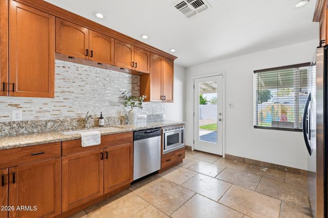 8702 E SHERIDAN Street, Scottsdale, AZ 85257