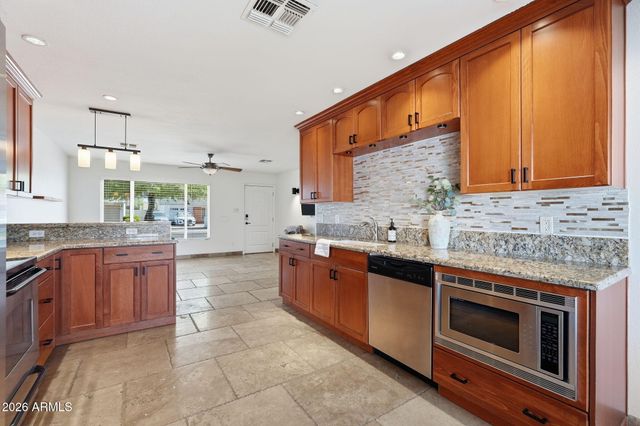 8702 E SHERIDAN Street, Scottsdale, AZ 85257