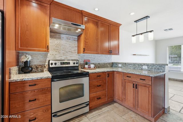 8702 E SHERIDAN Street, Scottsdale, AZ 85257