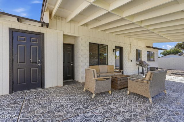 8702 E SHERIDAN Street, Scottsdale, AZ 85257