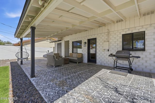 8702 E SHERIDAN Street, Scottsdale, AZ 85257