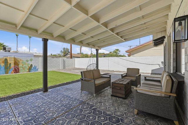 8702 E SHERIDAN Street, Scottsdale, AZ 85257