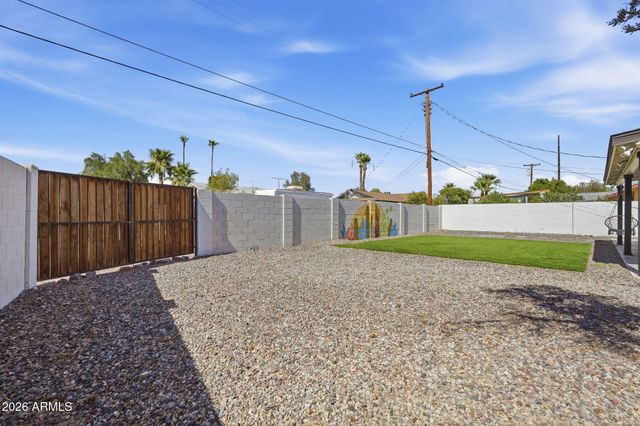 8702 E SHERIDAN Street, Scottsdale, AZ 85257